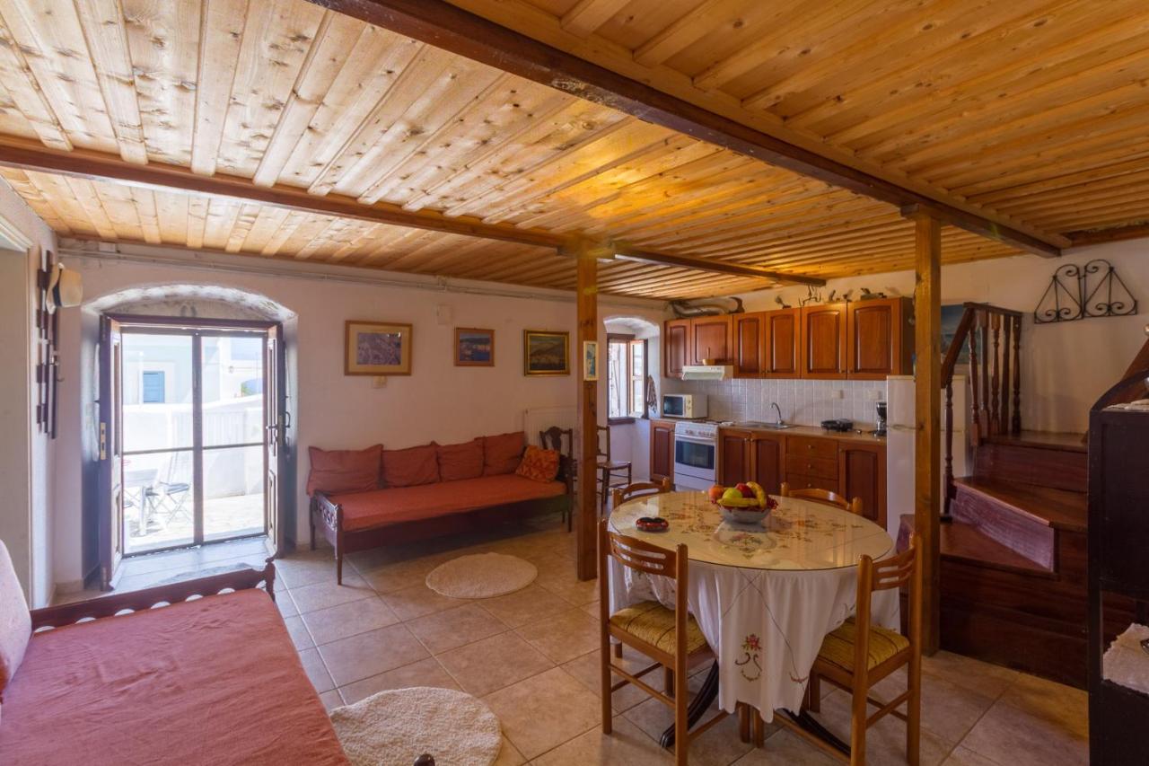 The Old House - Wood & Stone Villa Evreti ภายนอก รูปภาพ